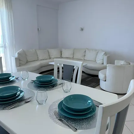 Diora Apartament Apartment *